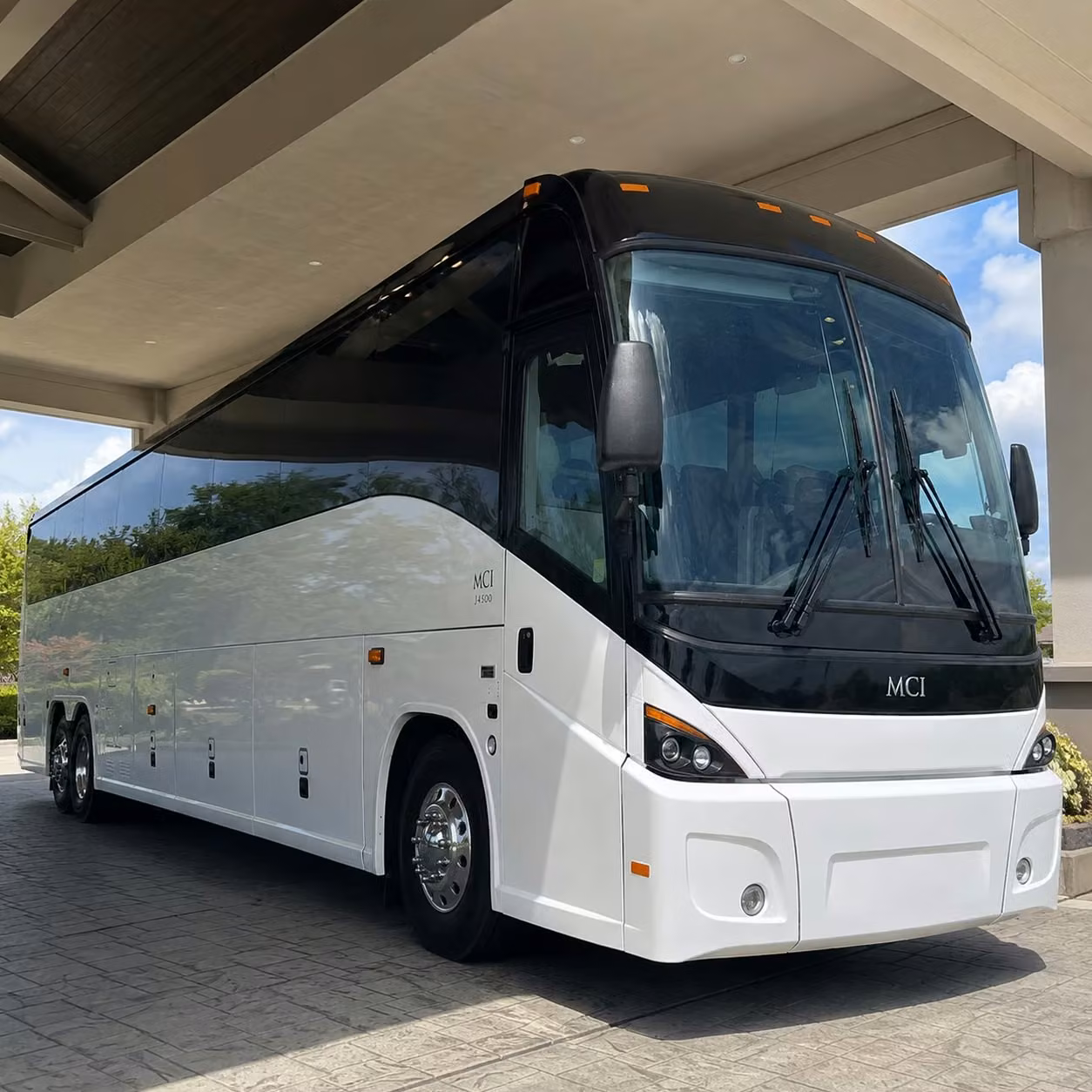 shuttle your fort worth team between office campuses and remote parking without the headaches